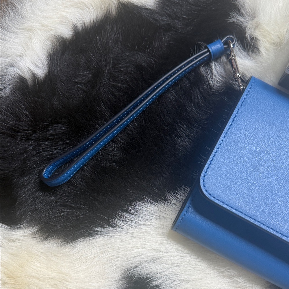 New Coach Blue Leather Compact Wristlet Wallet with Silver Logo Imperfect - Picture 7 of 9